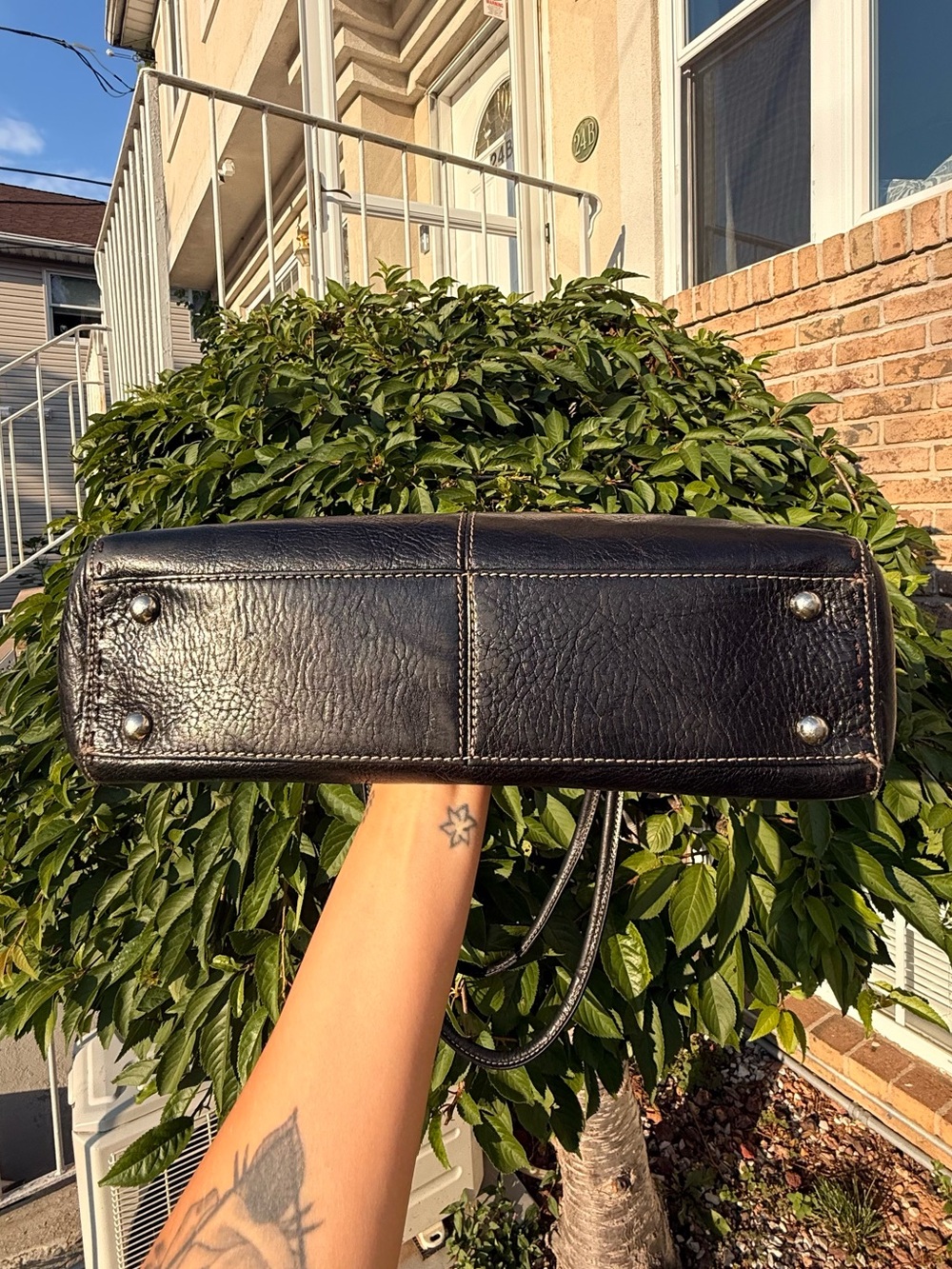 Fossil Black Leather Double-Handle Shoulder Bag - Picture 6 of 7